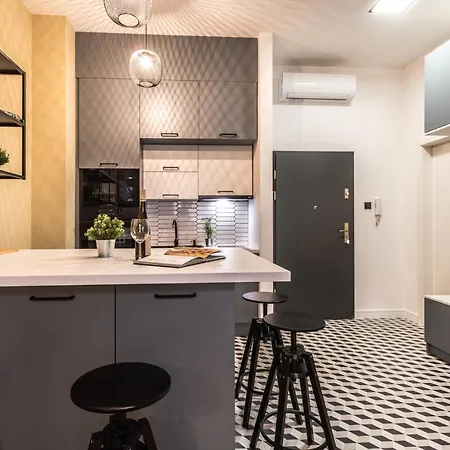 M15 Apartment *