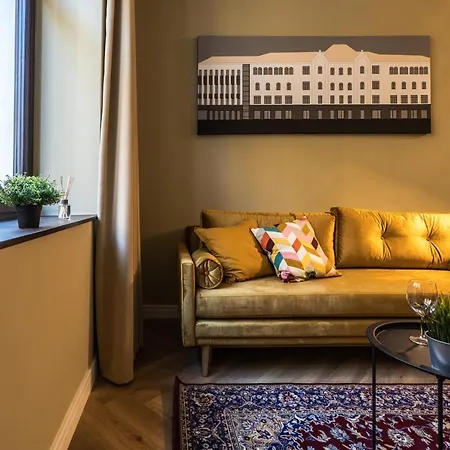 M15 Apartment *