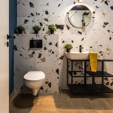 M15 Apartment *