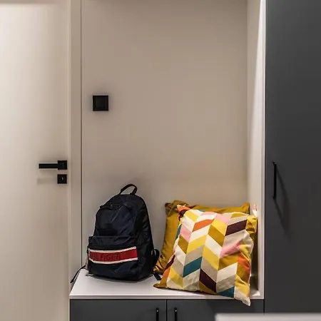 M15 Apartment *